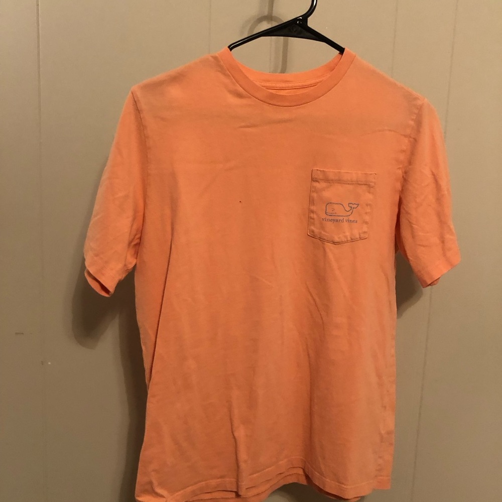 Youth XL Salmon Pink Vineyard Vines T-Shirt.